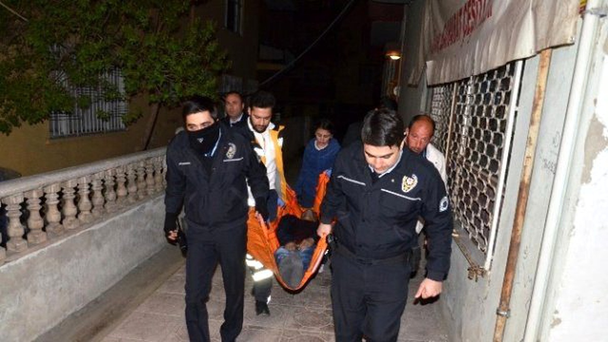 Eve Giren Hırsız Bıçaklandı\' Dedi Polis Gerçeği Polis Ortaya Çıkardı