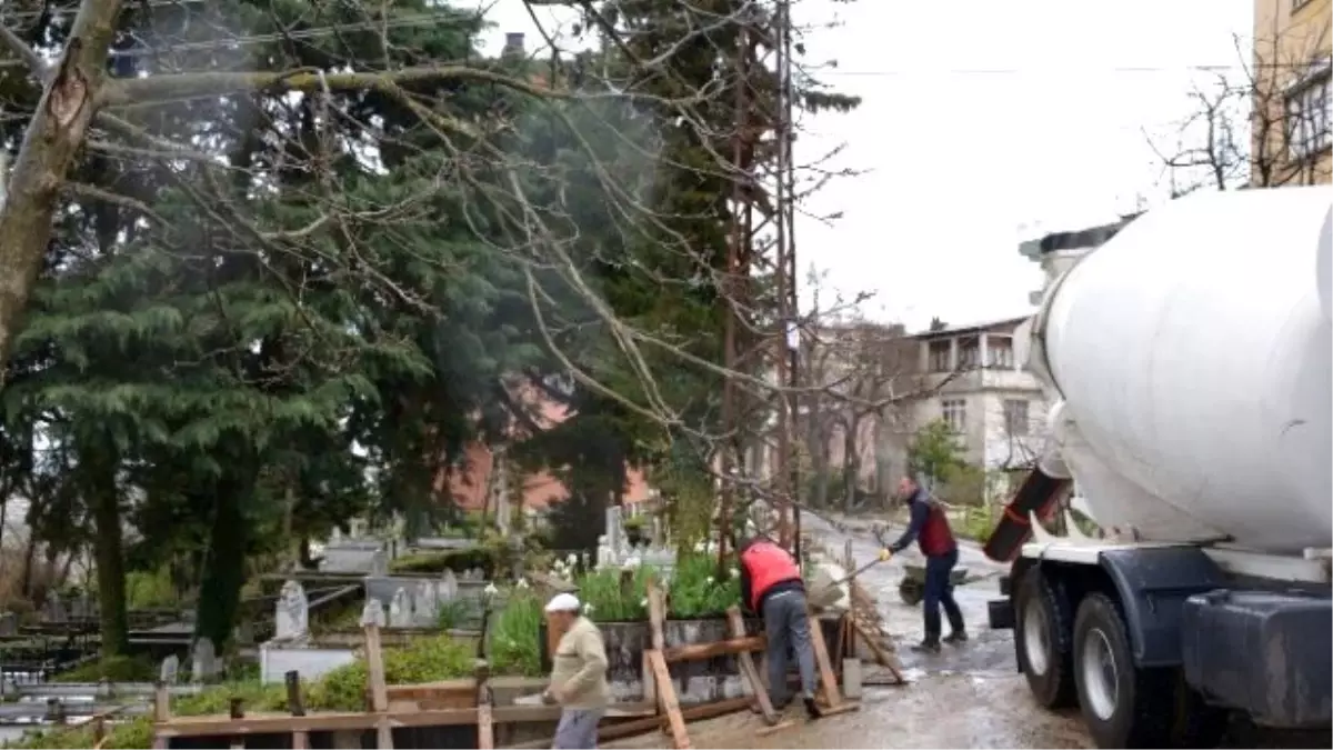 Görele\'de Tarihi Mezarlıklar Yenileniyor