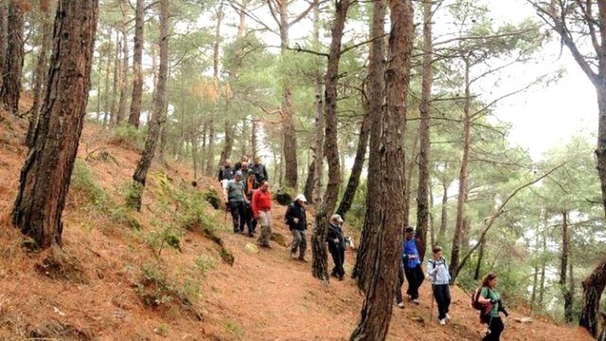 Honaz Dağı\'nda Önce Yürüyüş Yaptılar Sonra Muhacir Böreği Yediler