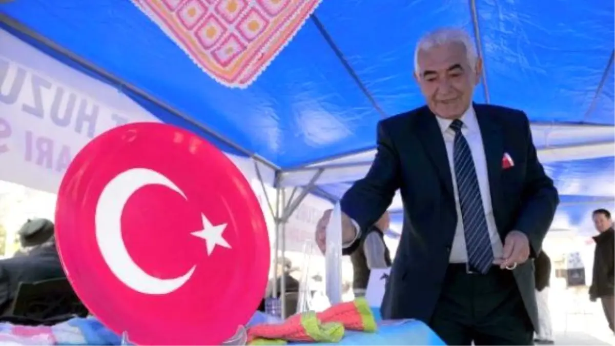 Huzurevinde Yaptığı Çalışmaları Sergiledi