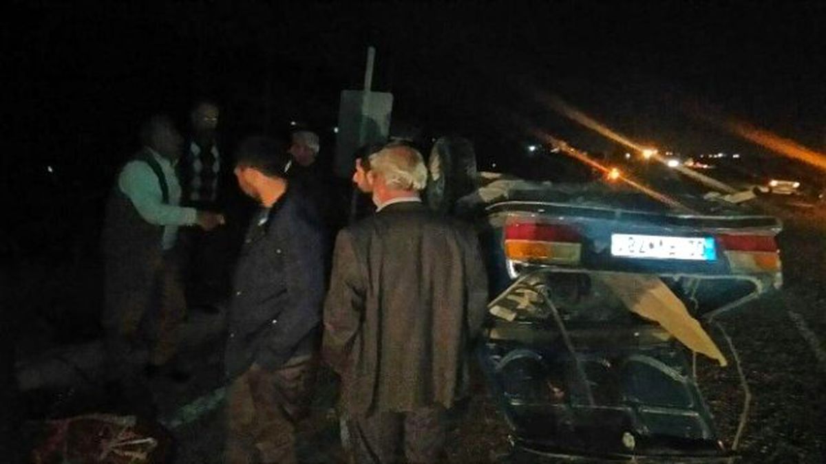 İki Otomobil Çarpıştı