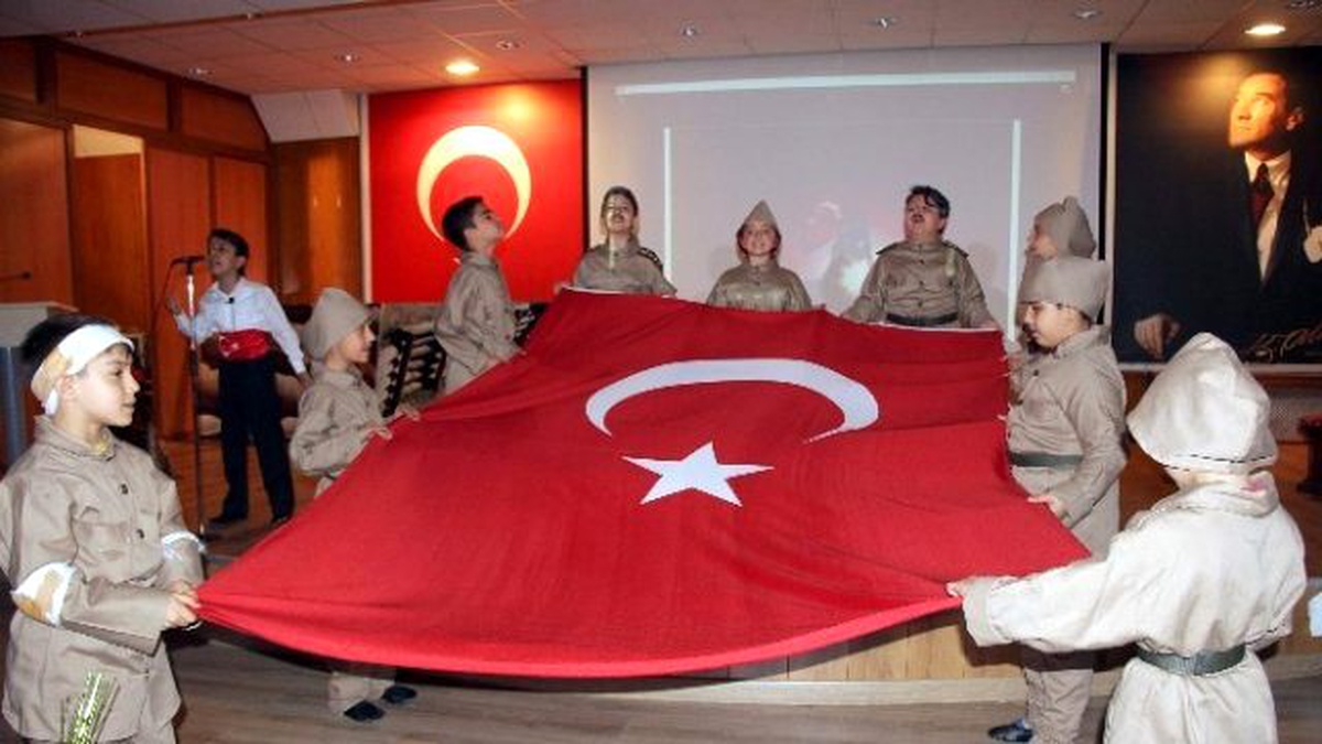 İlkokul Öğrencilerinden Duygulandıran Oratoryo