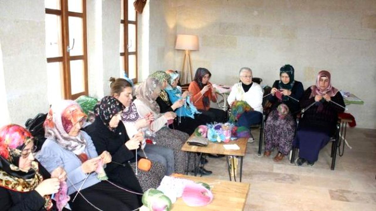 Kadınlara Örgü Kursu Verildi