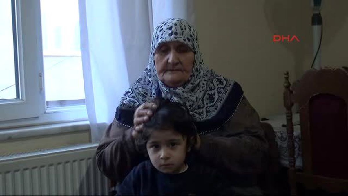 Kahramanmaraş Oyaladıkları Yaşlı Kadının Kolundaki Bileziğini Çaldılar