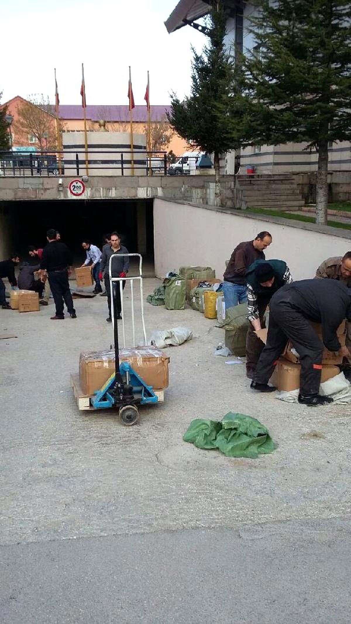 Kargo Kamyonunda 500 Bin Liralık Kaçak Ürüne El Konuldu
