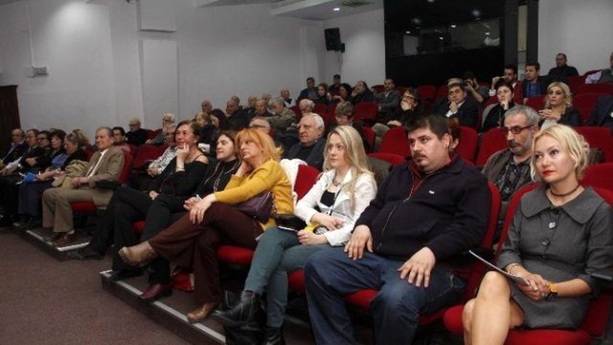 Konak\'ta Dünya Şiir Günü\'nde Barış Vurgusu