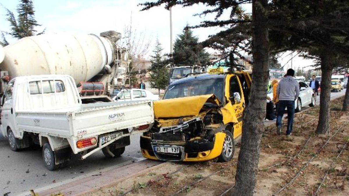Konya\'da Zincirleme Kaza: 1 Yaralı