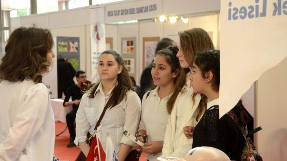 Lisemi Seçiyorum Fuarı Açıldı