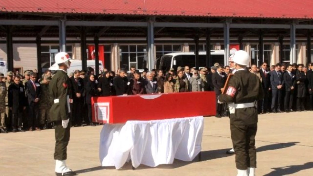 Mardin\'de Şehitler İçin Askeri Tören Düzenlendi