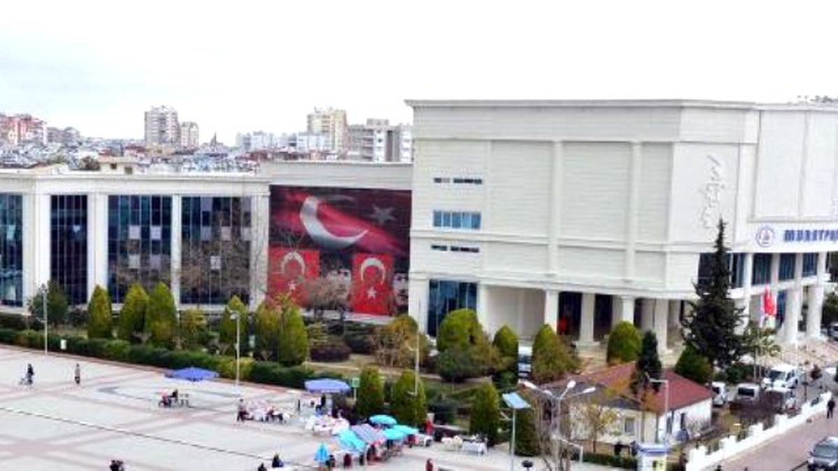 Muratpaşa Belediyesi\'ne İcra Şoku