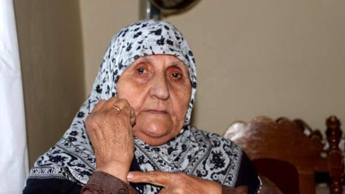 Oyaladıkları Yaşlı Kadının Kolundaki Bileziğini Çaldılar