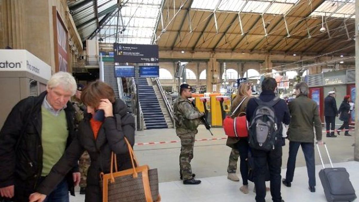 Paris-brüksel Tren Seferinde Şüpheli Paket Alarmı