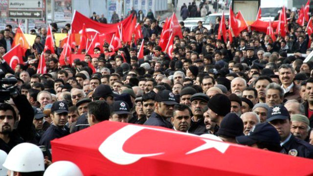 PKK\'dan Bombalı Saldırı: 1 Polis Şehit, 5 Yaralı