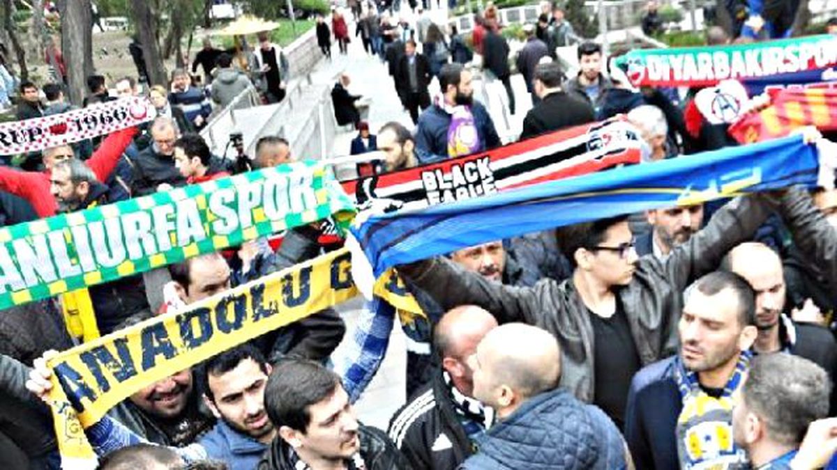 Renkler Bir Oldu Teröre Tepki Gösterdi