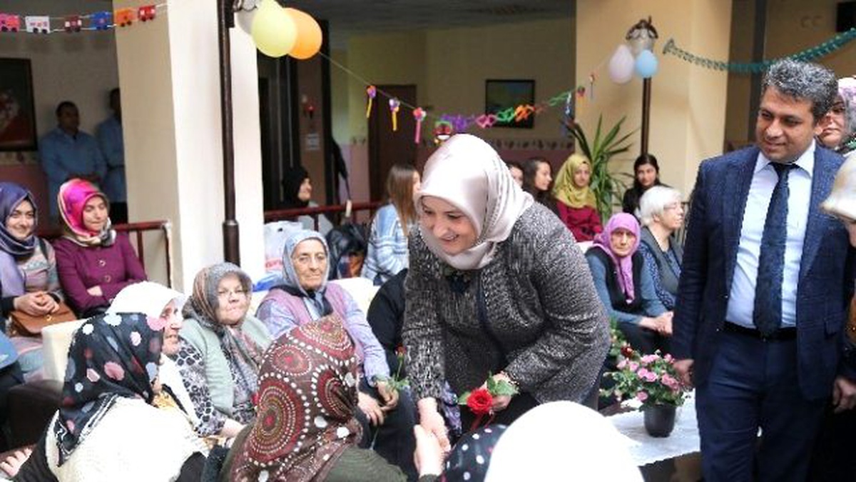 Sizler Bizim Dua Kaynağımızsınız"