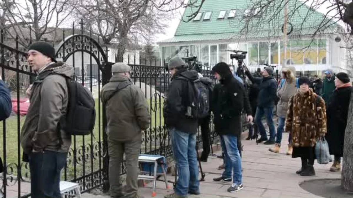 Ukrayna\'da Gazeteci 15,5 Yıl Sonra Defnedildi