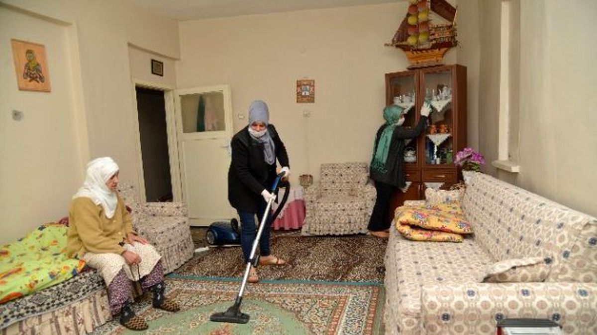 Yaşlılara Evde Bakım Hizmeti Devam Ediyor