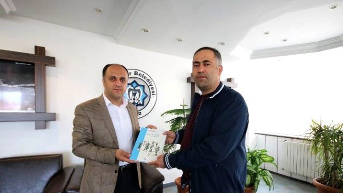 Yönetim Bilimi" Kitabını Yazan Öğretmen, Özaltun\'a Ziyaret