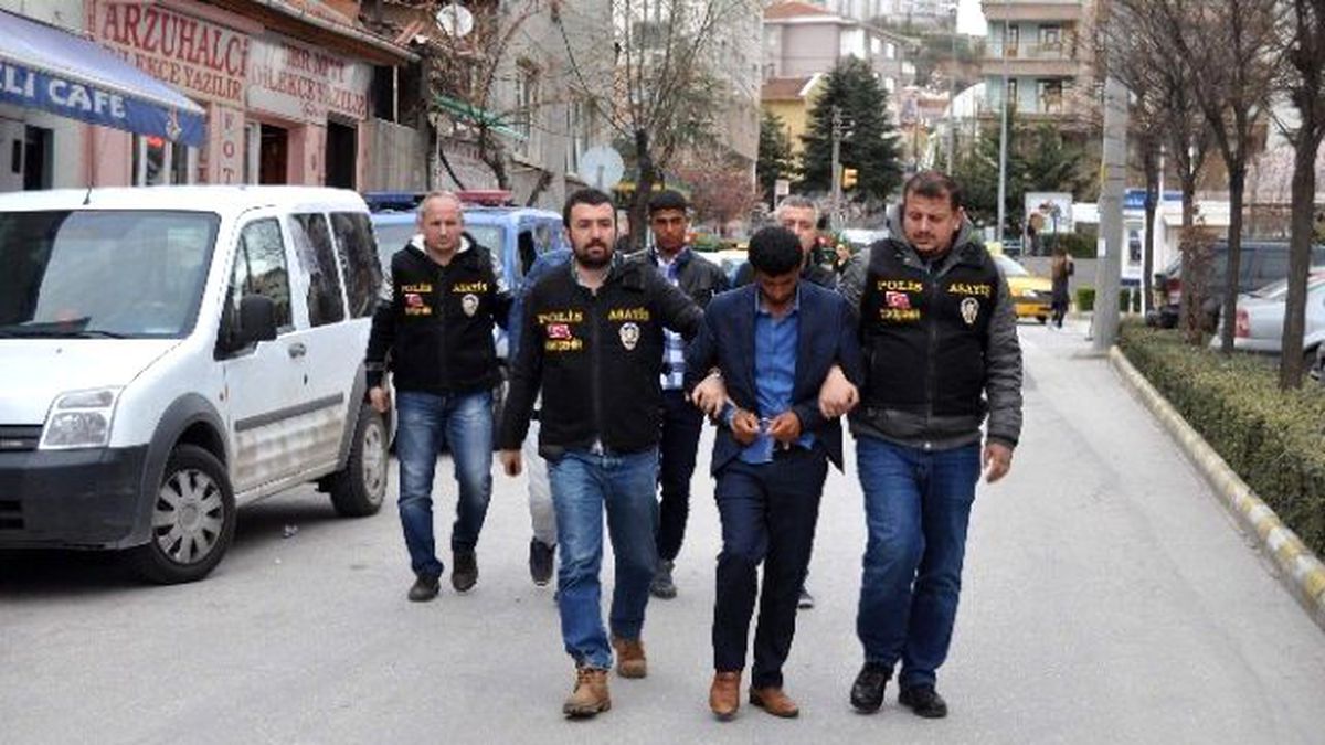 1 Günde 4 Dolandırıcı Yakalandı