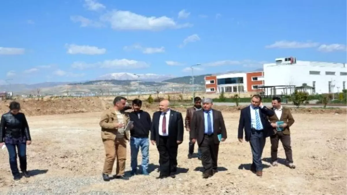 Adıyaman Üniversitesi'nde Yeni Kapalı Sahasının İnşaatı Başladı