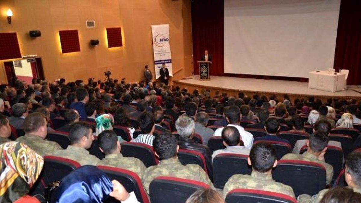 Afet ve Acil Durumlarda Alınması Gereken Önlemler Konulu Eğitim Töreni Açılış Programın Yapıldı