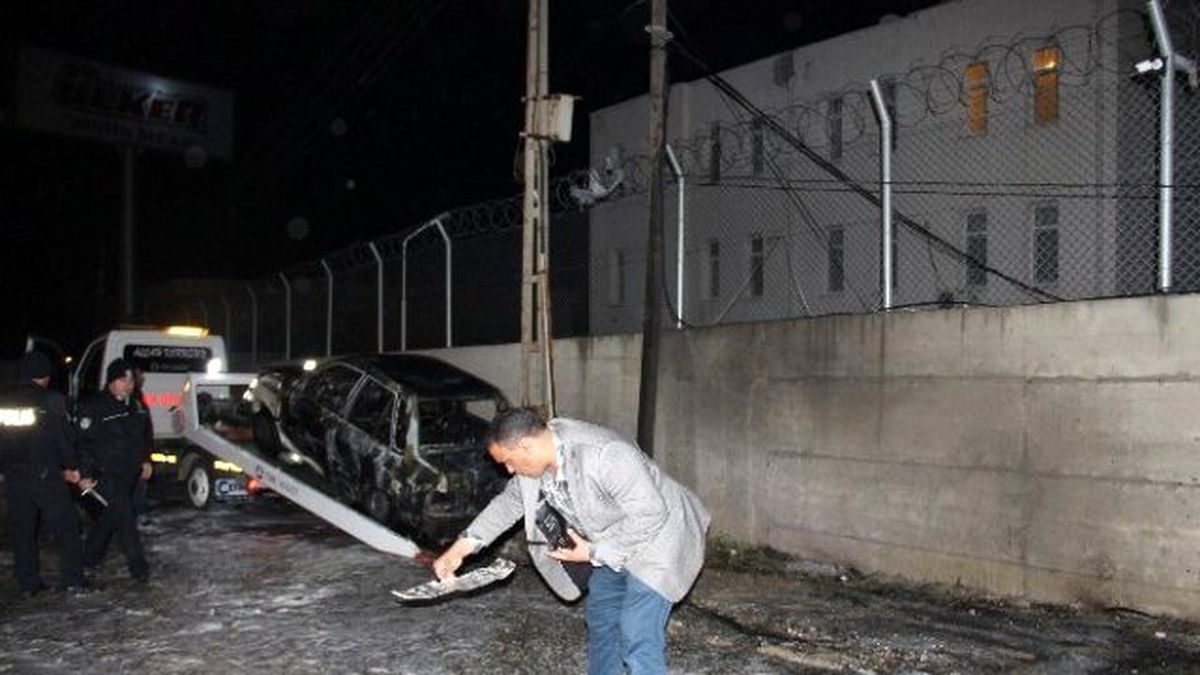 Askeri Lojman Önündeki Şüpheli Araç Kontrollü Patlatıldı