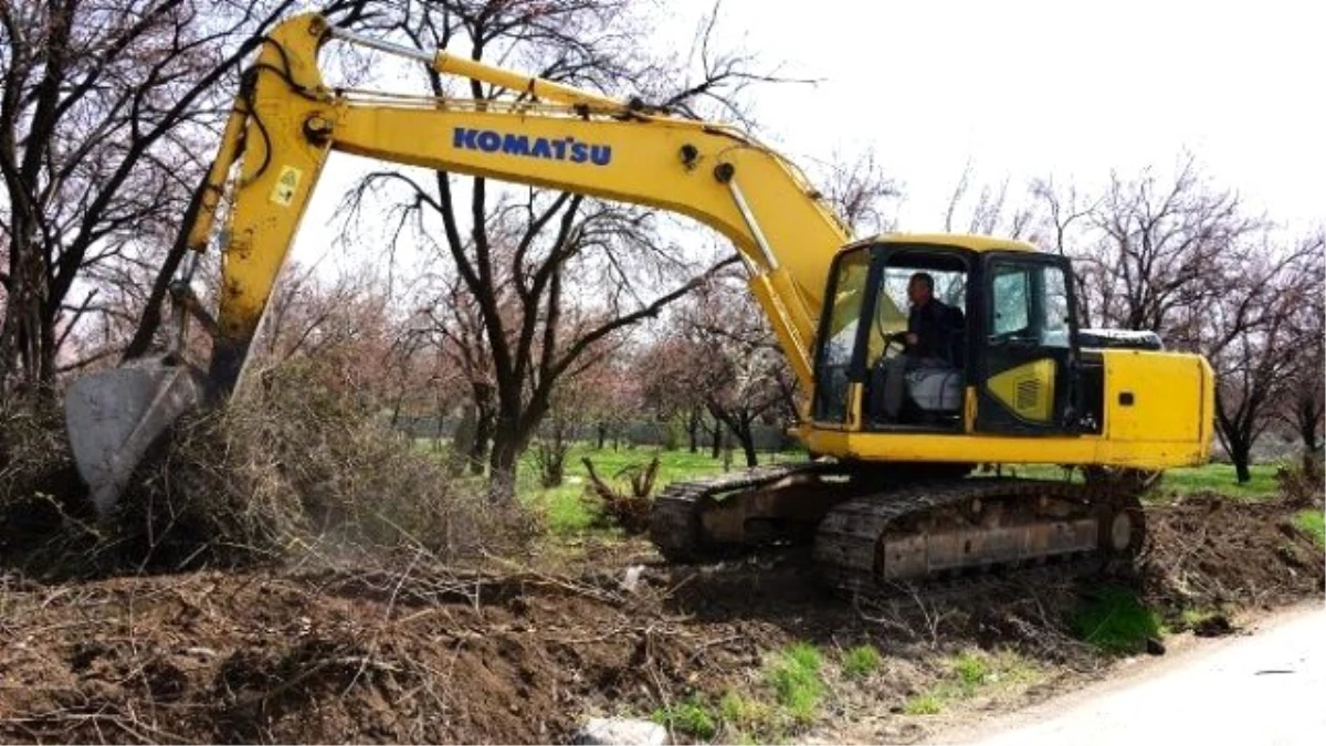 Atabey İskelesinin Yolu Genişletiliyor