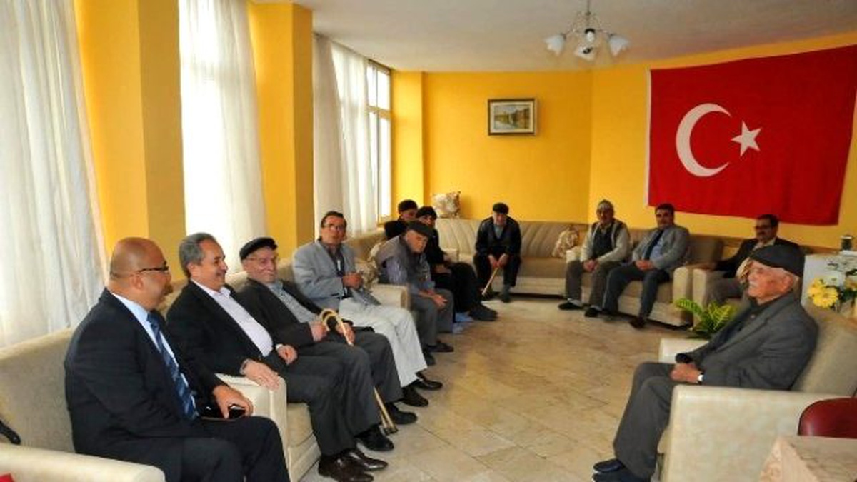 Başkan Akkaya Yaşlıları Ziyaret Etti