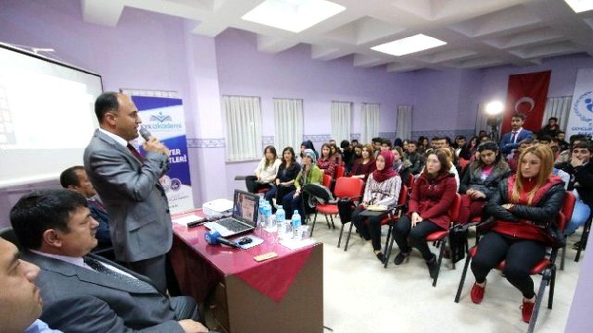 Başkan Özaltun Üniversite Öğrencileriyle Buluştu