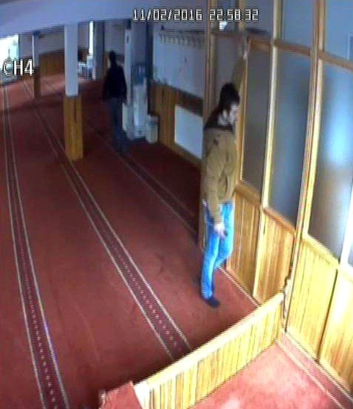 Camide Hırsızlık Yaptılar