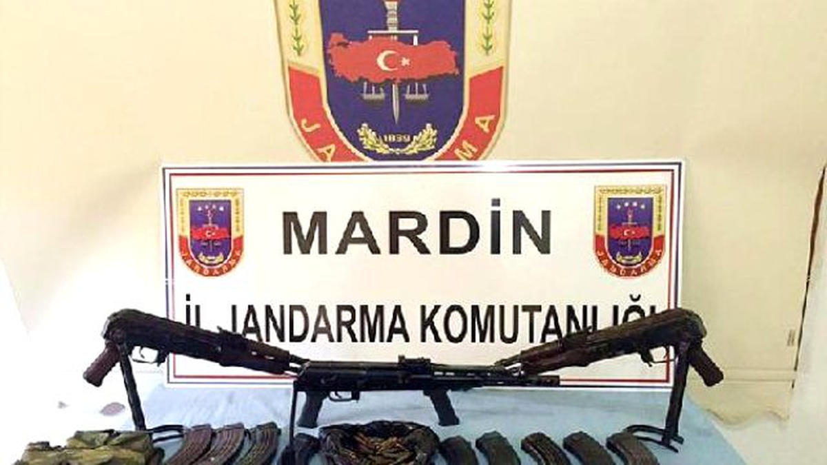 Derik\'te Uzun Namlulu Silah ve Patlayıcı Ele Geçirildi