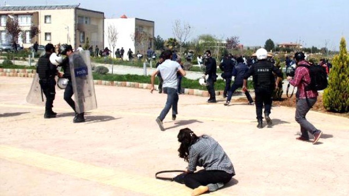 Harran Üniversitesi\'nde Nevruz Gerginliğine 48 Gözaltı