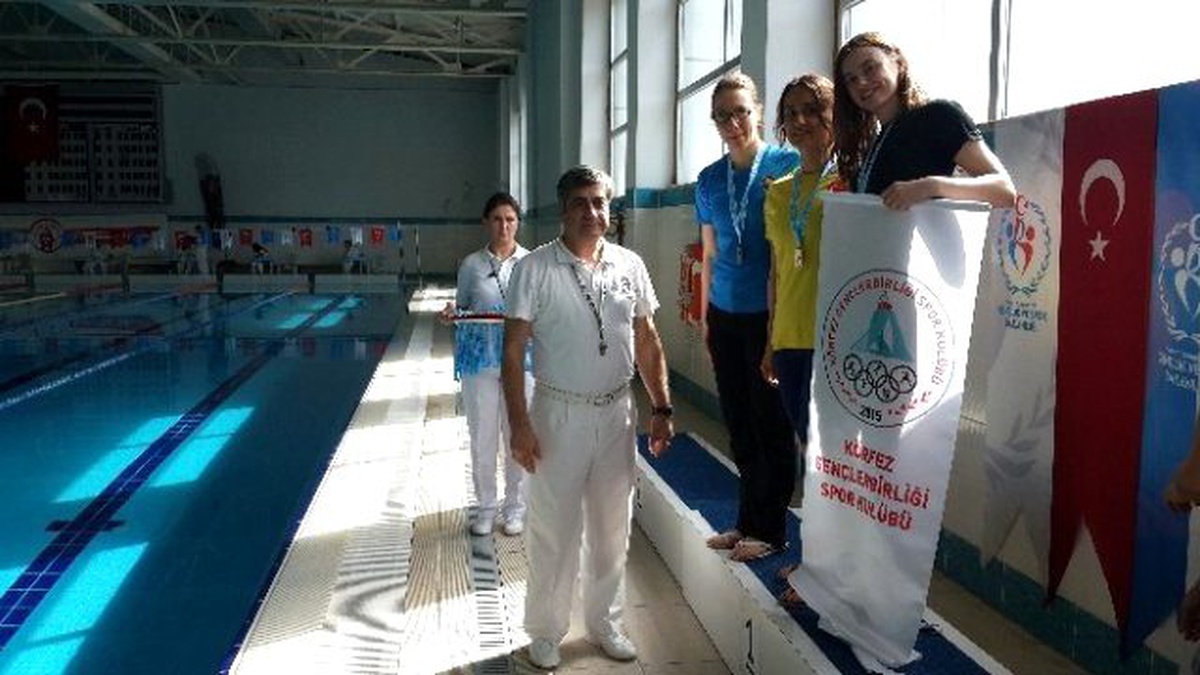 Körfez Belediyesi Sporcuları Kürsüden Ayrılmıyor