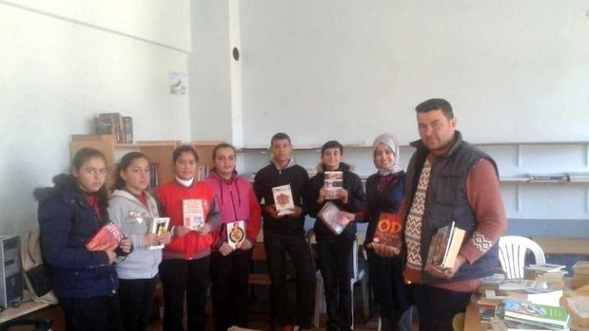 Maltepe Belediyesi\'nden Okullara Kitap Yardımı