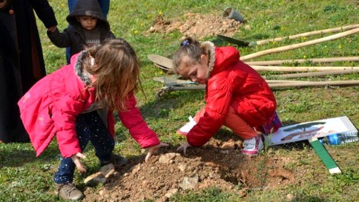 Miniklerden Örnek Davranış