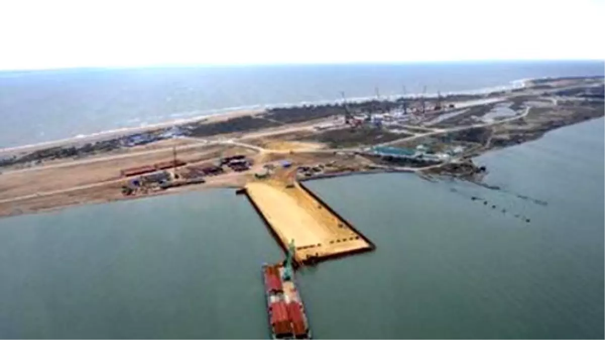 Putin\'in İnşa Ettiği Kırım Köprüsüne Türk Gemisi Çarptı