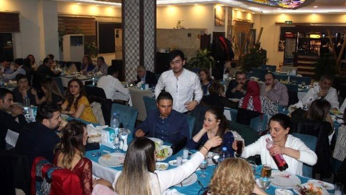 Sağlık Çalışanları Bayramlarını Gecikmeli ve Buruk Kutladı