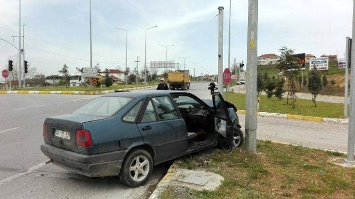 Sakarya\'da Kaza: 3 Yaralı