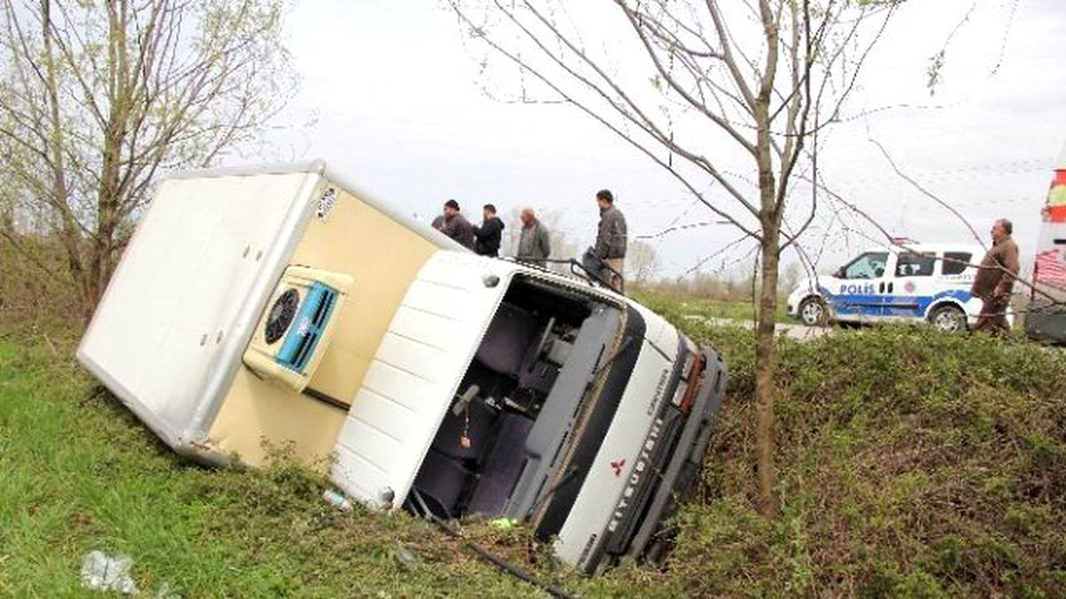 Samsun\'da Kamyonet Devrildi: 1 Yaralı