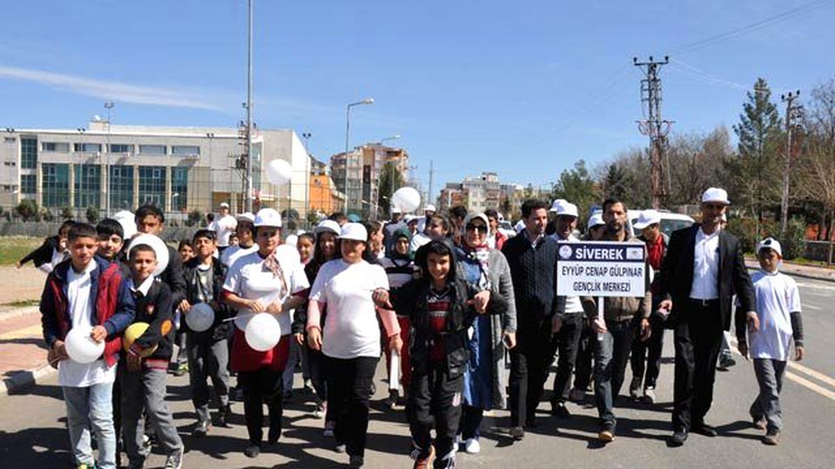 Siverekliler Obeziteye Dikkat Çekmek İçin Yürüdü