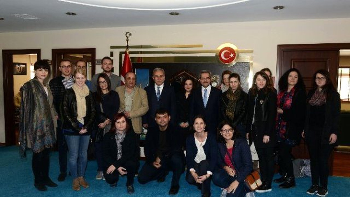 Vali Büyük: "Mültecilere Sahip Çıkmak İnsanlık Görevidir"
