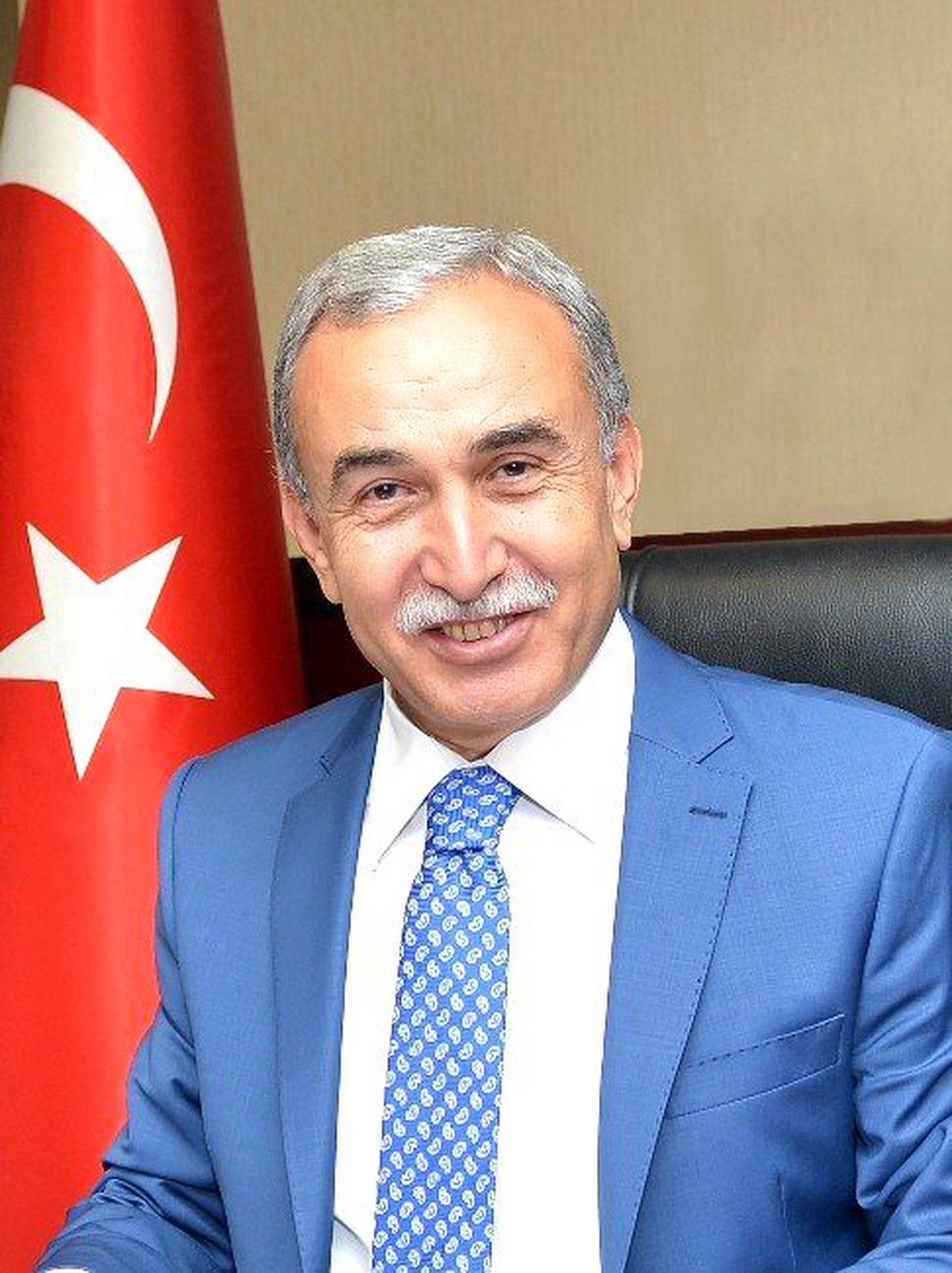 Vali Büyük\'ten, Ev Hayali Kuran Emeklilere Müjdeli Haber