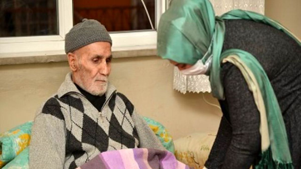 Yaşlılara Evde Bakım Hizmeti Devam Ediyor