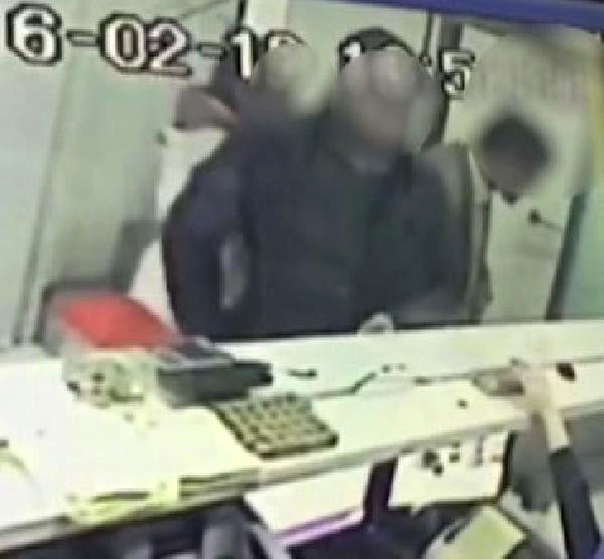 Döviz Bürosundan 6 Bin Euro Çalan İranlı Çift Yakalandı