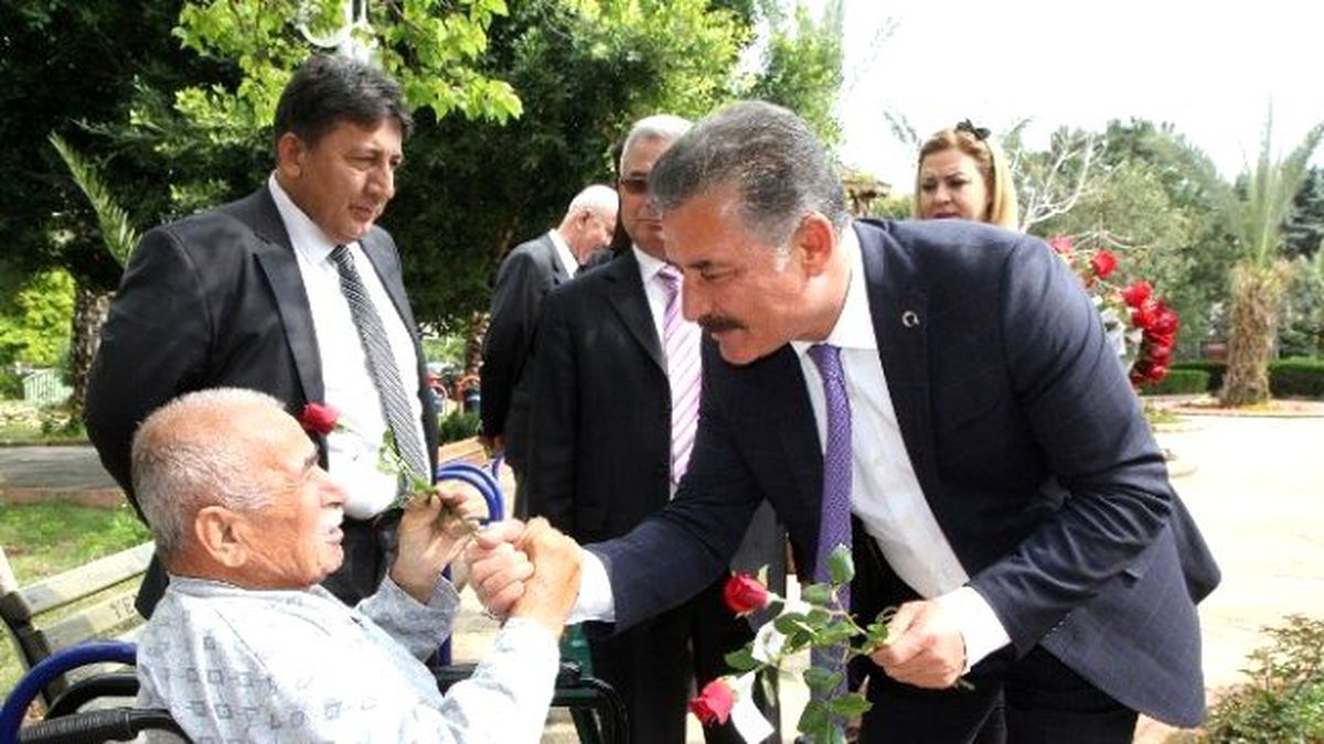 Başkan Tuna, Huzurevi Sakinleriyle Buluştu
