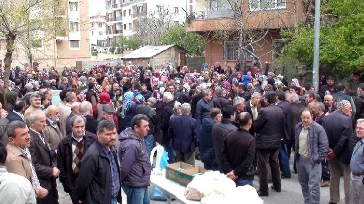 Beratcan\'ın Cenazesi Son Kez Evine Getirildi