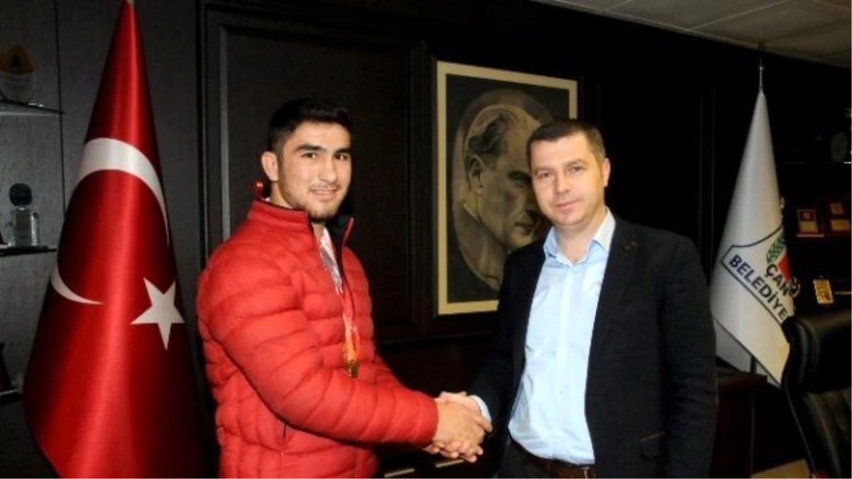Çan Belediye Güreş Kulübü\'nden Türkiye Şampiyonluğu