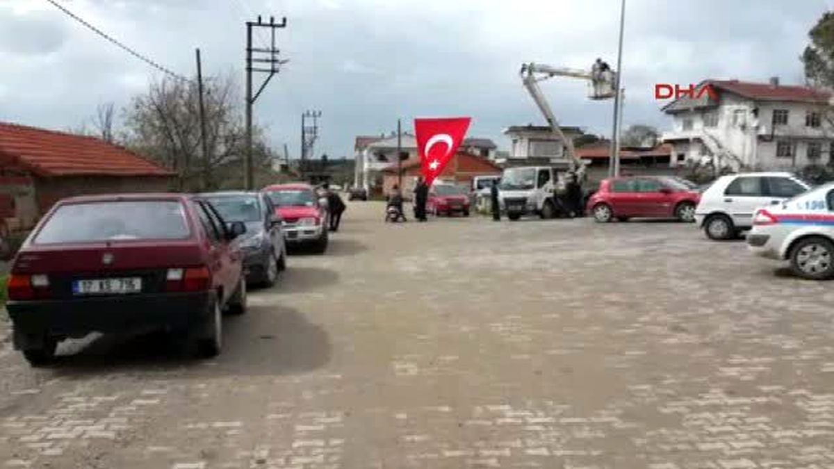 Çanakkale\'nin Biga İlçesine Şehit Ateşi Düştü- Uzman Çavuş Ulaş Açıkgöz\'ün Babaocağında Yas