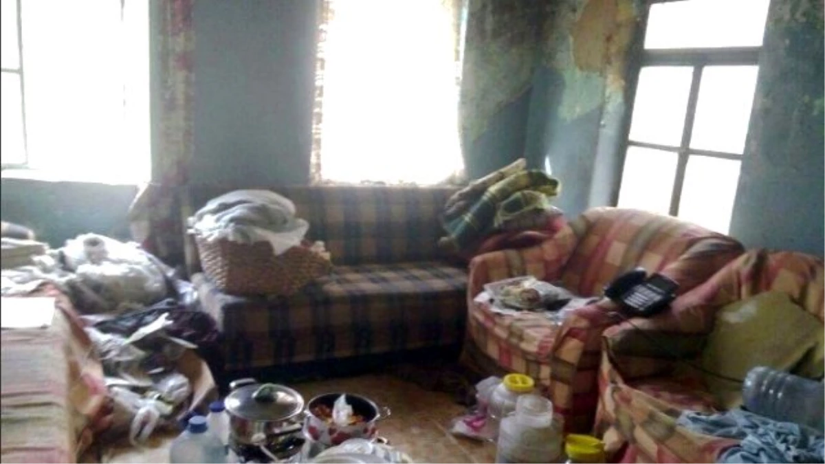 Çöp Evde Yaşayan Aileye Milas Belediyesi El Uzattı