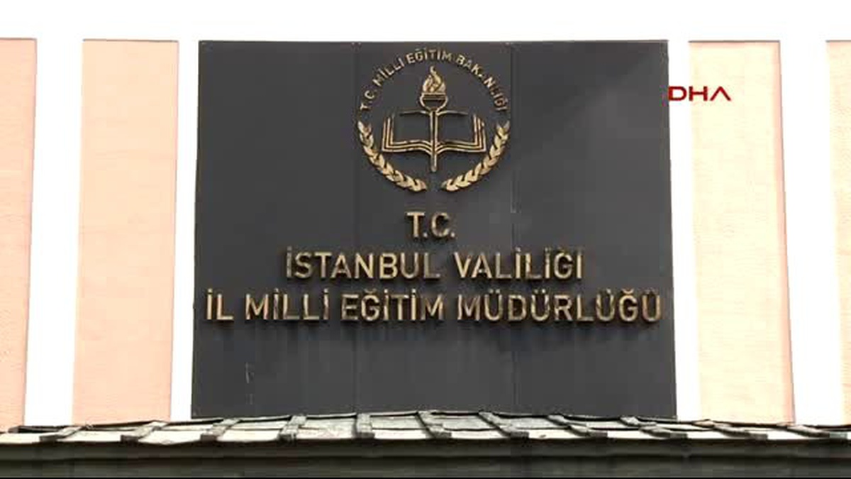 Eğitim Sen İstanbul Şubeleri\'nden Karaman Protestosu